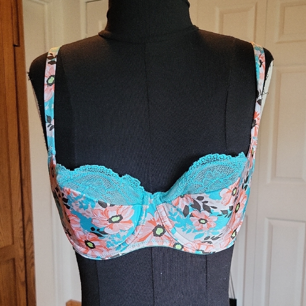Floral Lace Underwire Bra - Blue and Pink